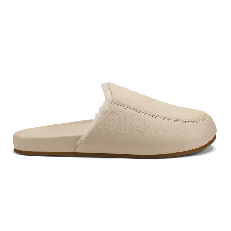 surf clothing for everyday wear at the beach-Women's Konea Leather Mule Slippers